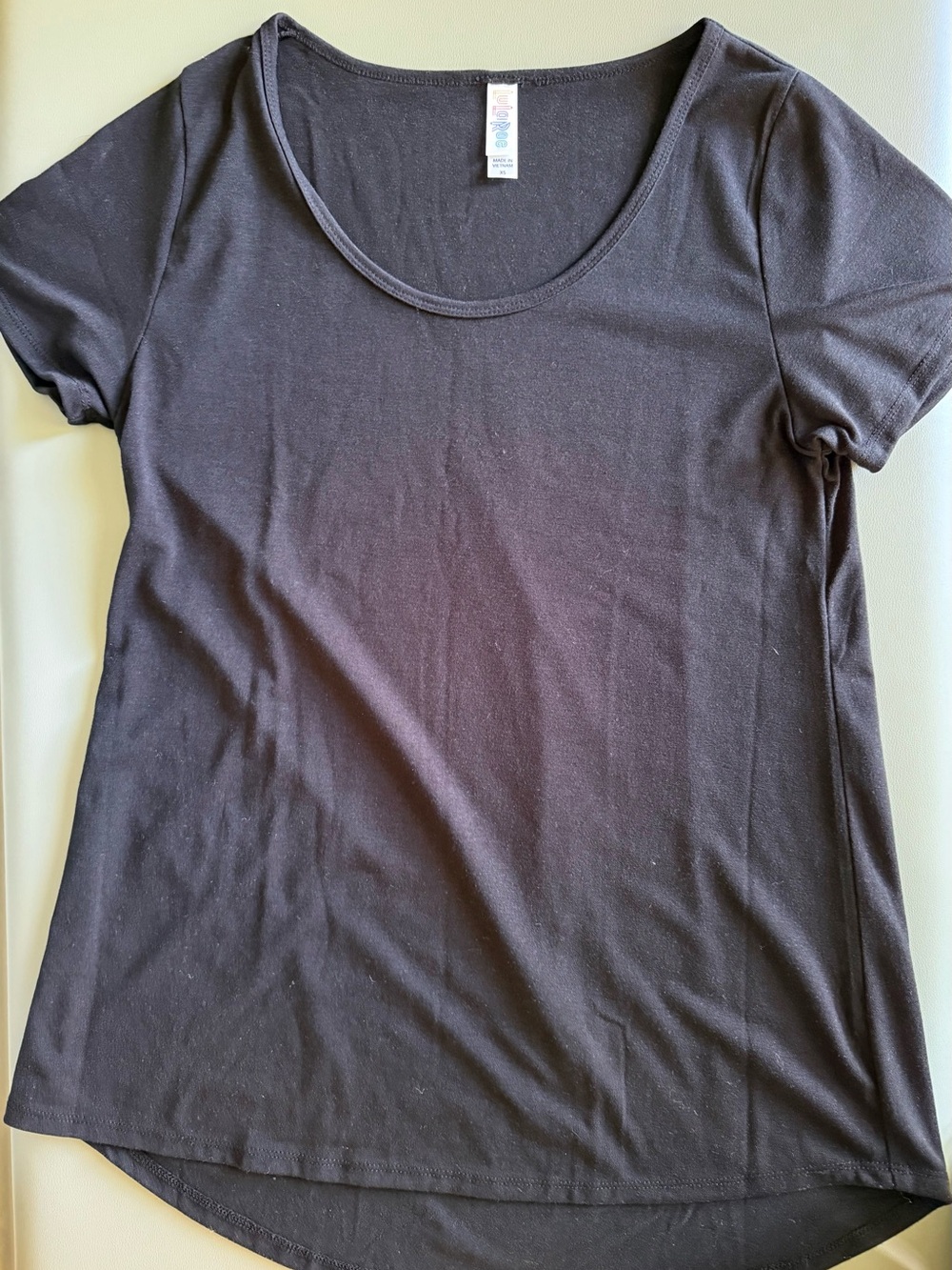 LuLaRoe 2 Classic Tees XS black and white